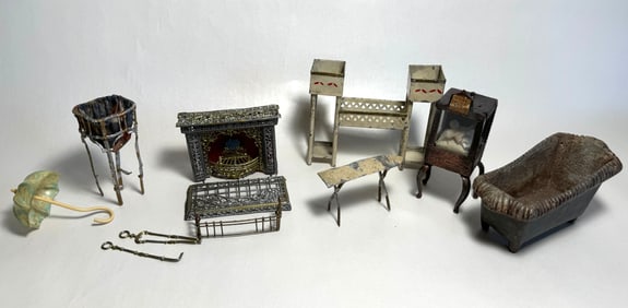Mixed Lot of Miniature Doll House Accessories & Furniture