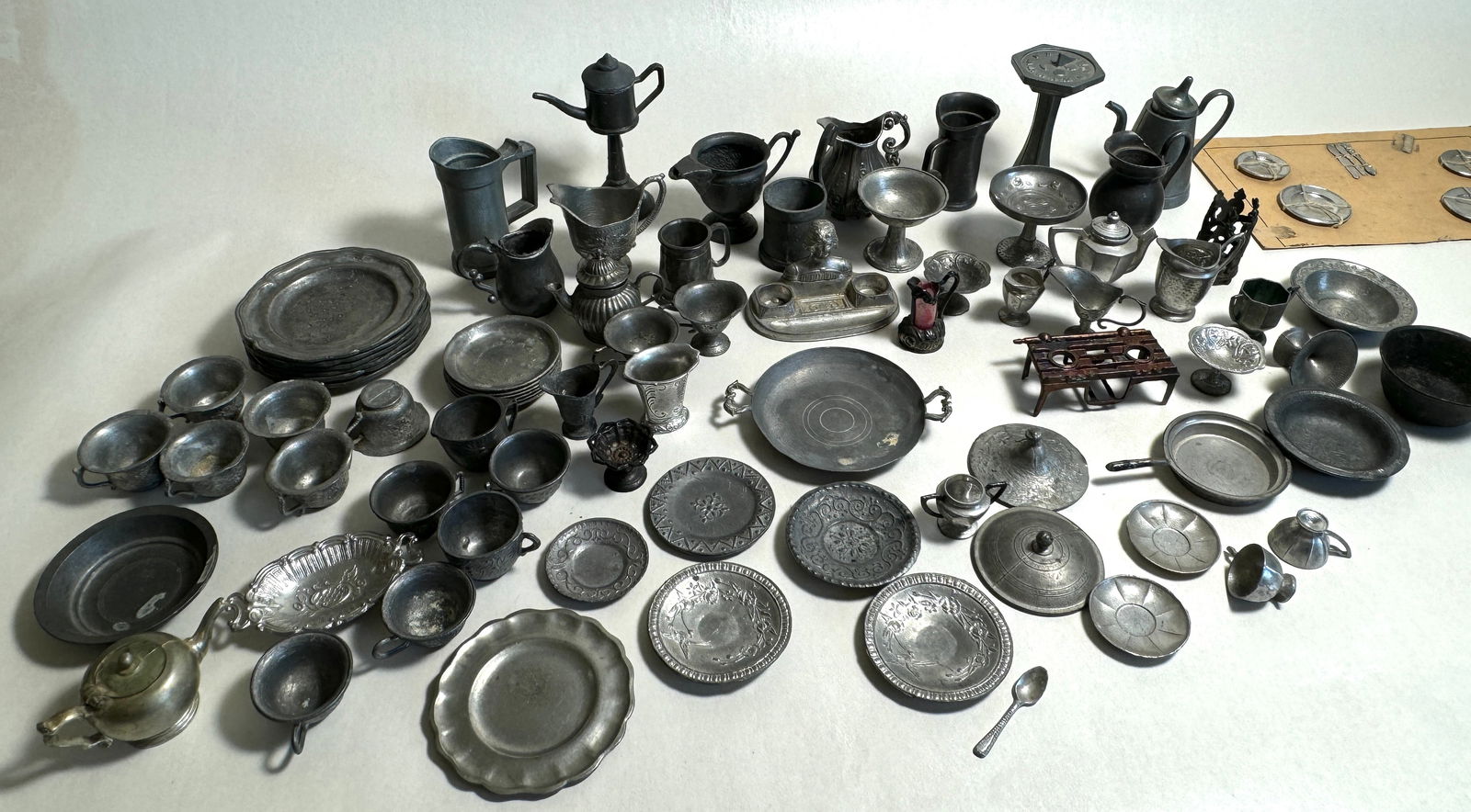 Mixed Lot of Miniature Doll House Pewter Plates & Accessories (1 of 9)
