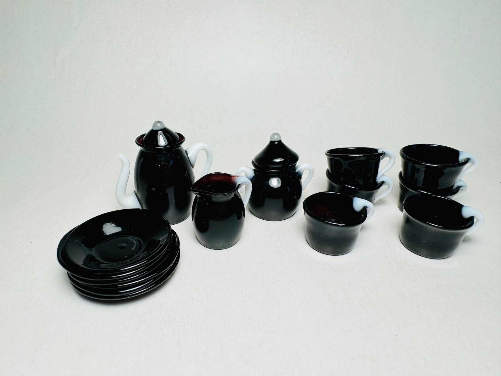 Vintage Doll House Miniature Murano Glass Tea Set: This is an extremely finely crafted doll house miniature lot. Handmade. Possibly venetian.