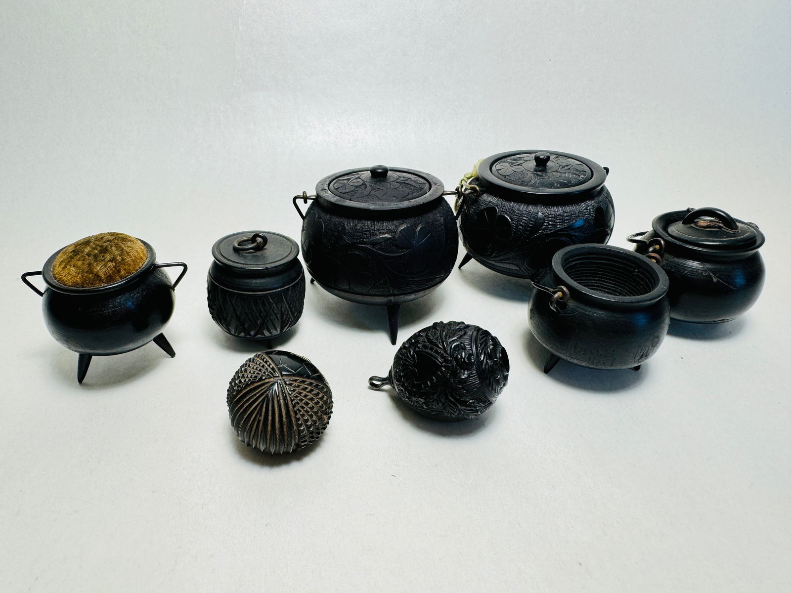 Vintage Dollhouse Miniature Bogwood Pots Cauldrons: This is a very nice miniature lot. Made of bogwood.
