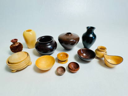 Vintage Dollhouse Miniature Accessories Artist Signed Wood Turned Bowls & Vases: This is an utterly incredible lot. Comes with everything shown. Most are signed.