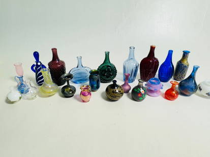 Vintage Dollhouse Miniature Mixed Murano Glass Bottles & More: This is an utterly incredible lot. Comes with everything shown. Hand made. Possibly European in origin.