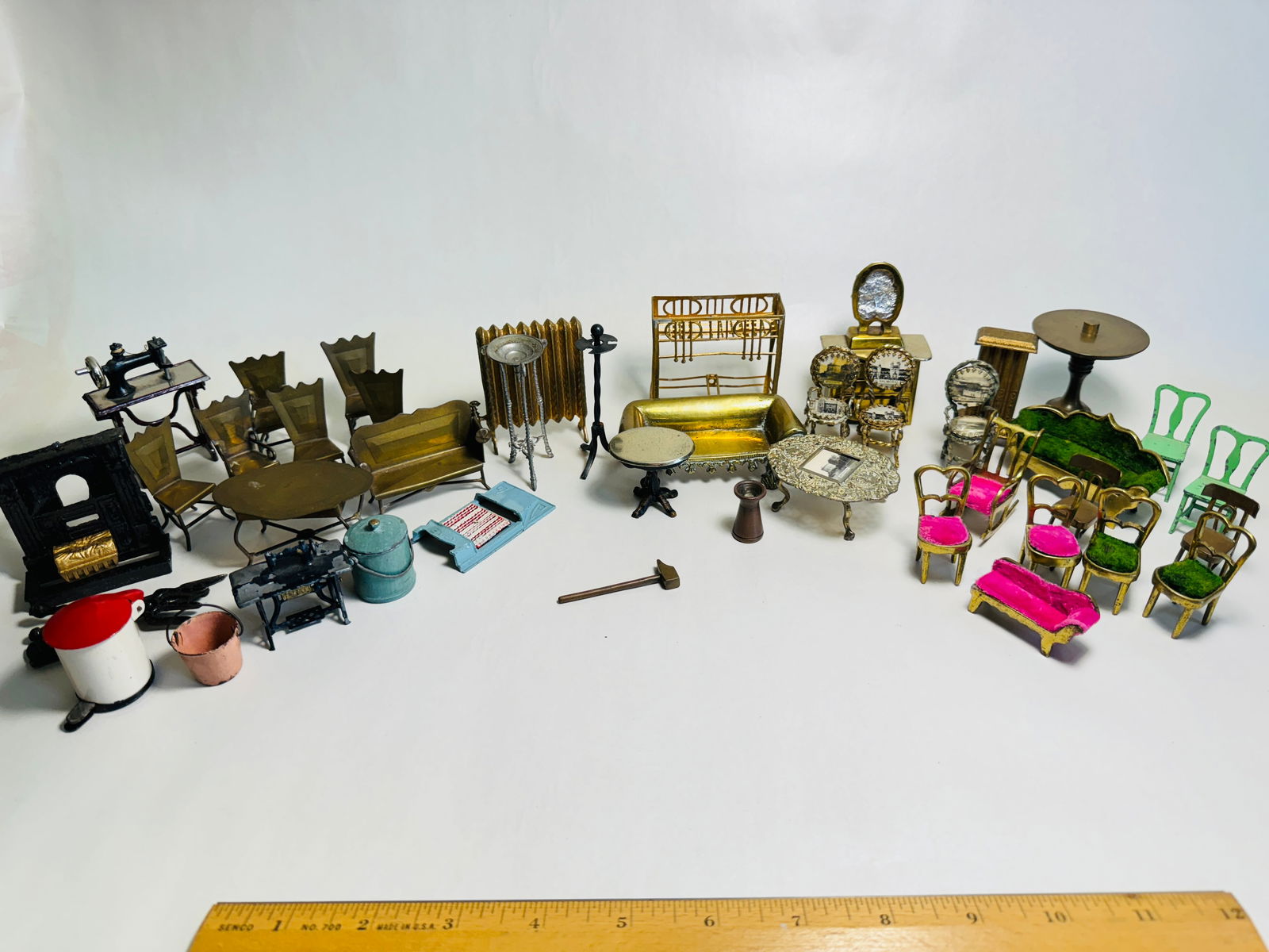 Vintage Dollhouse Miniature Mixed Lot of Household Furniture Accessories (1 of 5)
