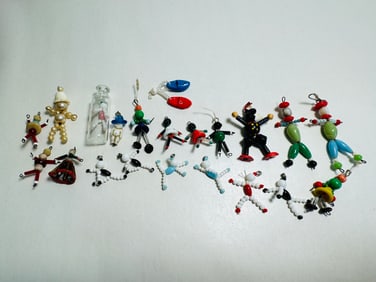 Vintage Dollhouse Miniature Beaded Wire Dolls Figures