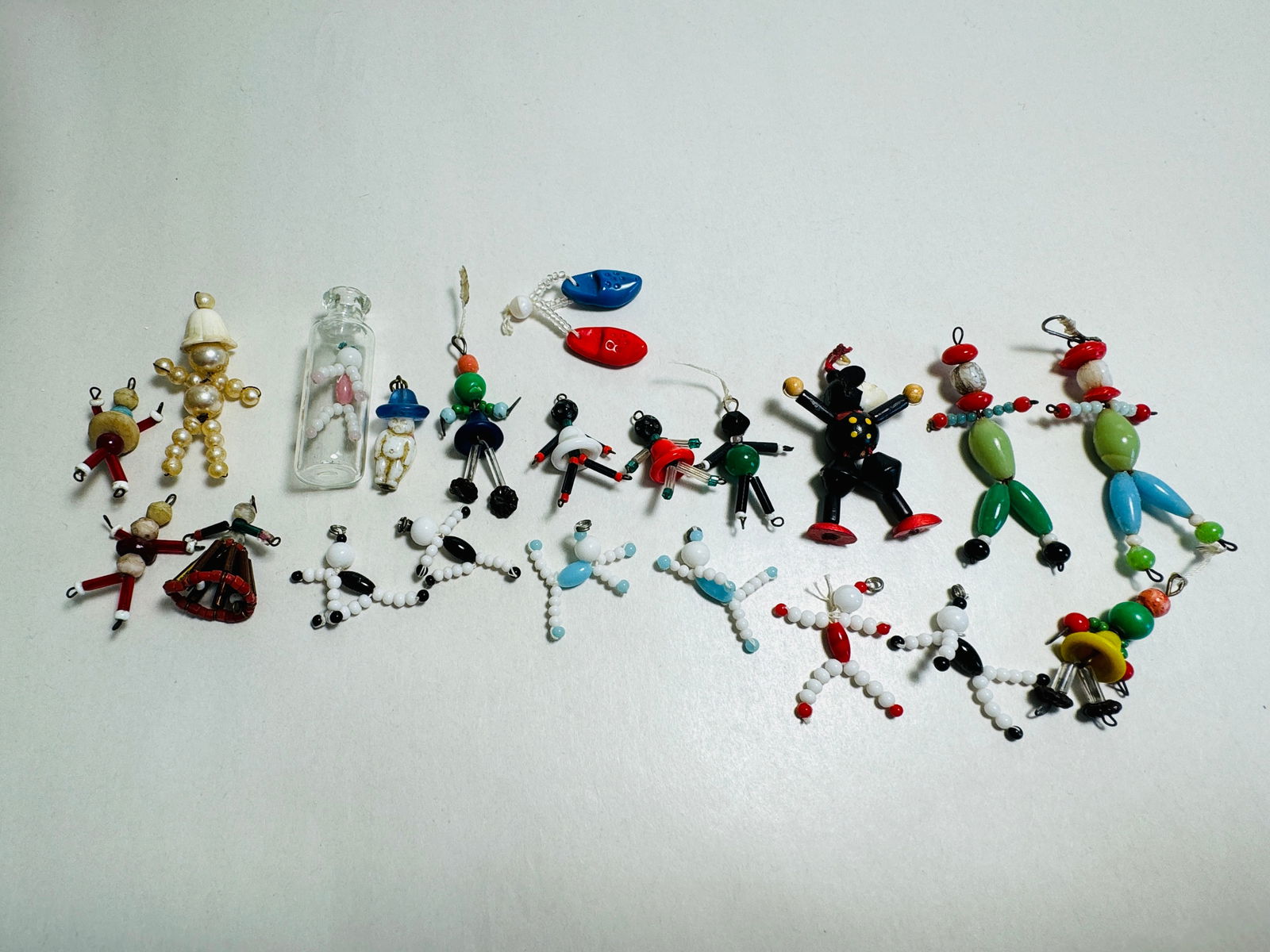 Vintage Dollhouse Miniature Beaded Wire Dolls Figures (1 of 5)