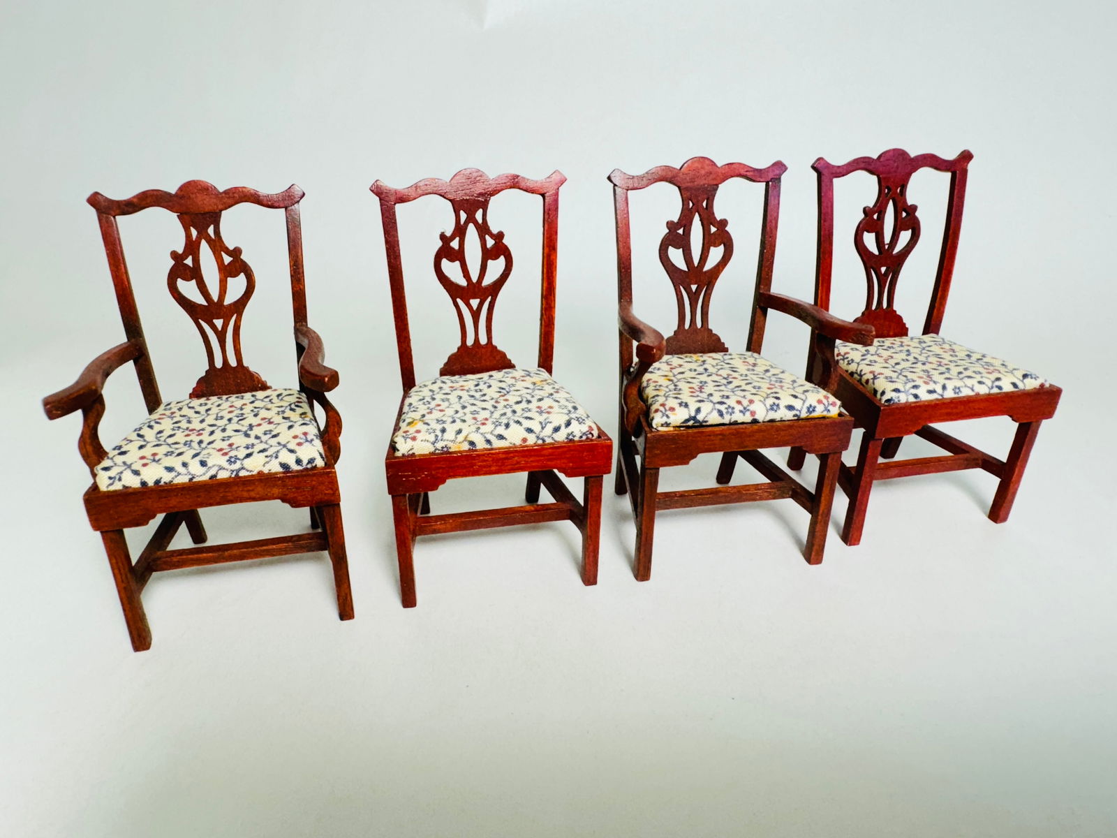 Vintage Handmade Dollhouse Furniture Chairs: This is an very nice lot with an extensive array of finely detailed articles.