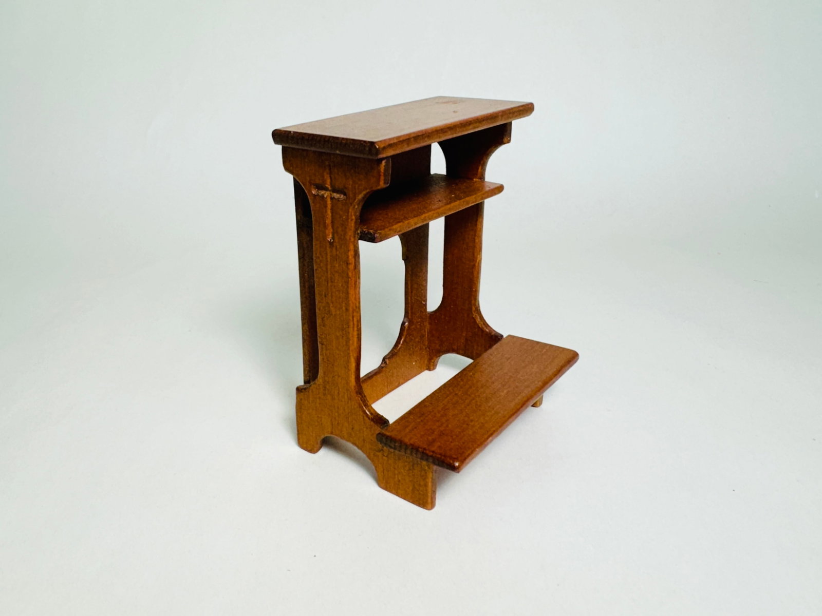 Vintage Handmade Dollhouse Furniture Church Prayer Bench Oldham Studio: This is an very nice lot with an extensive array of finely detailed articles.