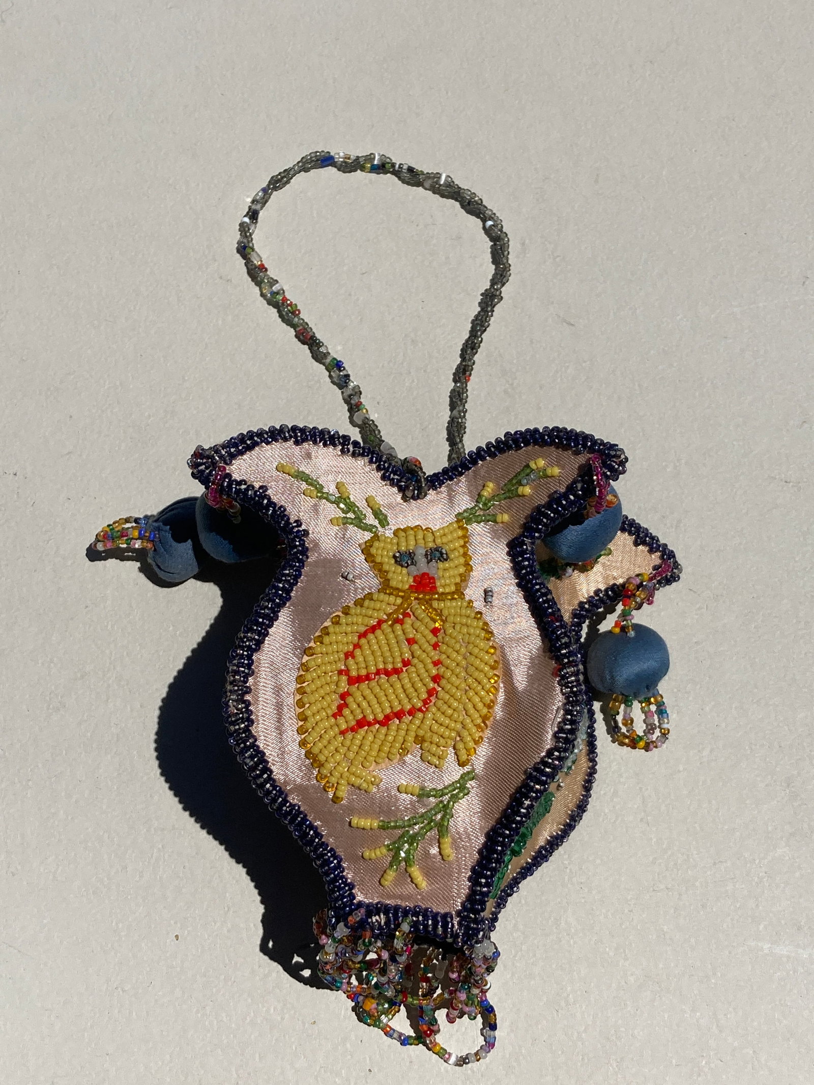 1800s Victorian Beaded Chinese Folk Art Hanging Basket: This is a very nice vintage piece. It is very old and shows some wear.