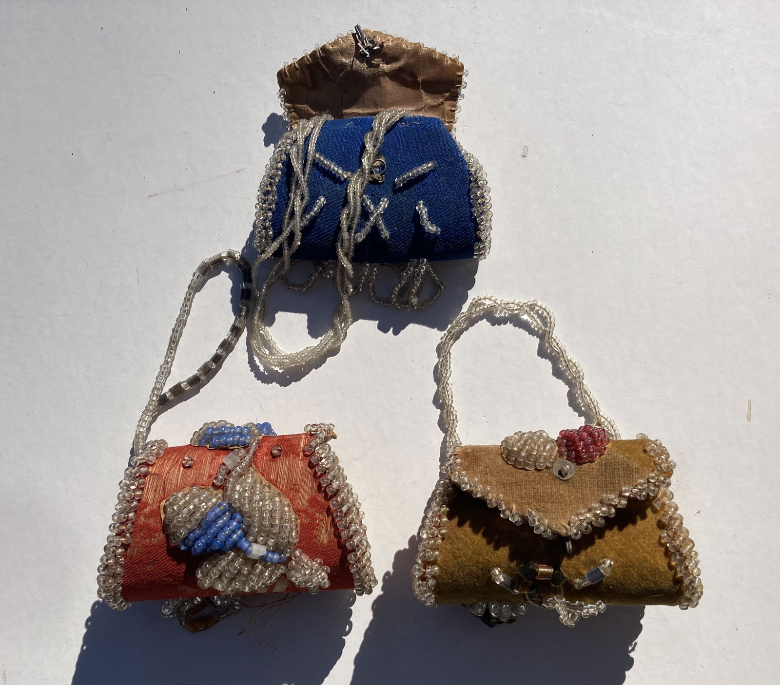 Lot of Iroquois Beaded Souvenir Miniature Purses: This is a very nice set. Very good condition.