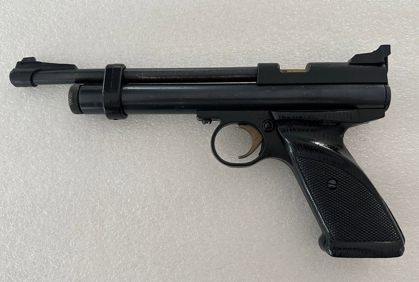 Vintage Crosman .22 Cal. Model 2240 CO2 Pellet Gun Air Pistol: Vintage Crosman .22 Cal. Model 2240 CO2 Pellet Gun Air Pistol...Good Working Condition.