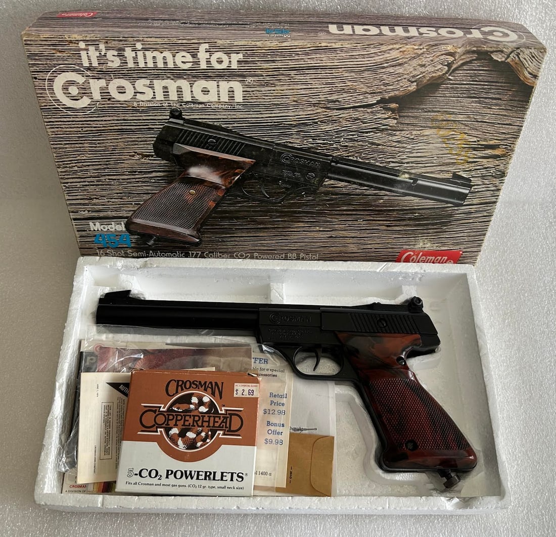 Vintage Crosman Model 454 .177 Cal. Pellet Gun Air Pistol in Box: Vintage Crosman Model 454 .177 Cal. Pellet Gun Air Pistol in Box...Good Working Codnition.