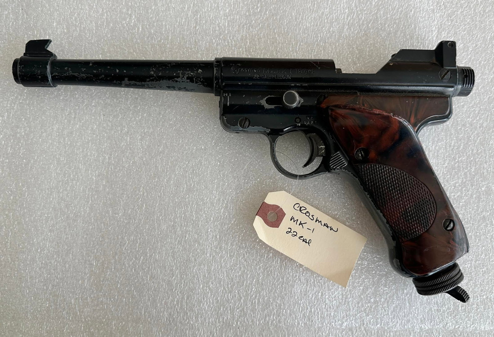 Vintage Crosman Mark 1 .22 Cal. Target Pellet Gun Air Pistol: Vintage Crosman Mark 1 .22 Cal. Target Pellet Gun Air Pistol...Nice working condition with cosmetic wear.