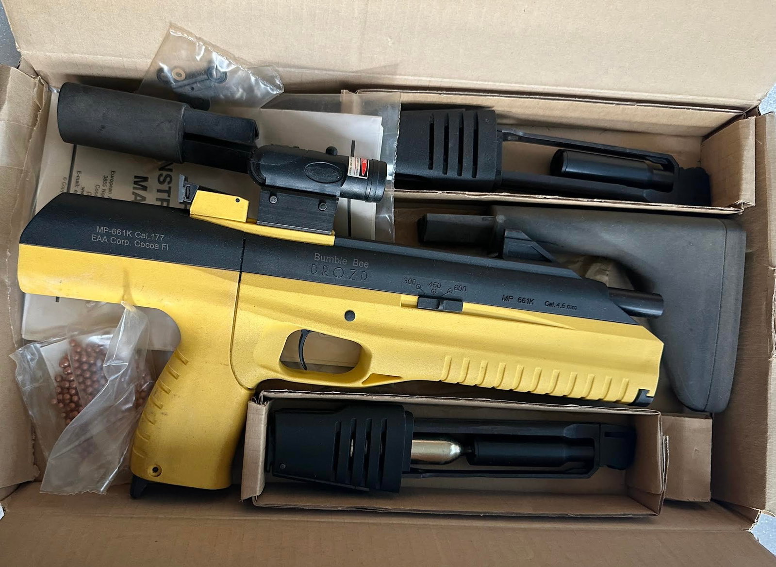 Vintage Drozd Baikal Bumble Bee .177 Pellet Gun Air Pistol in Box: Vintage Drozd Baikal Bumble Bee .177 Pellet Gun Air Pistol in Box...Very good working condition.