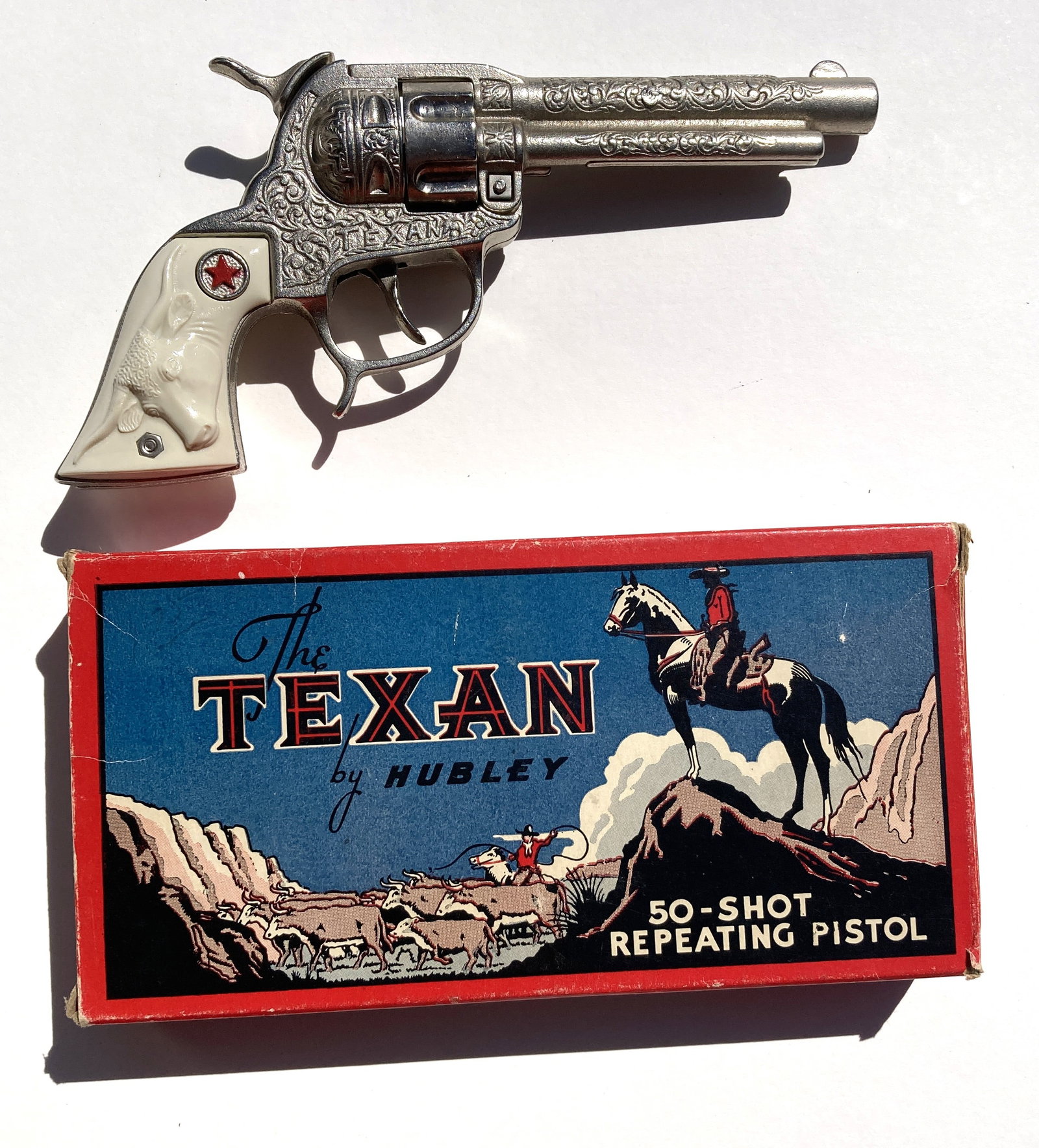 Vintage Hubley Texas Texan 50 Shot Repeating Cap Gun Pistol: Great lot as shown. Varying condition
