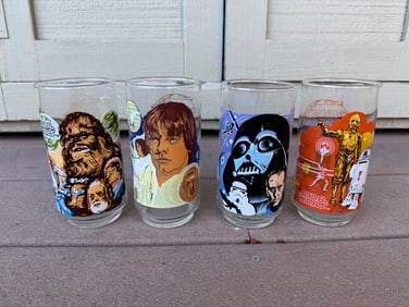 4 Piece Burger King Star Wars Collector Pint Glass Set from 1977