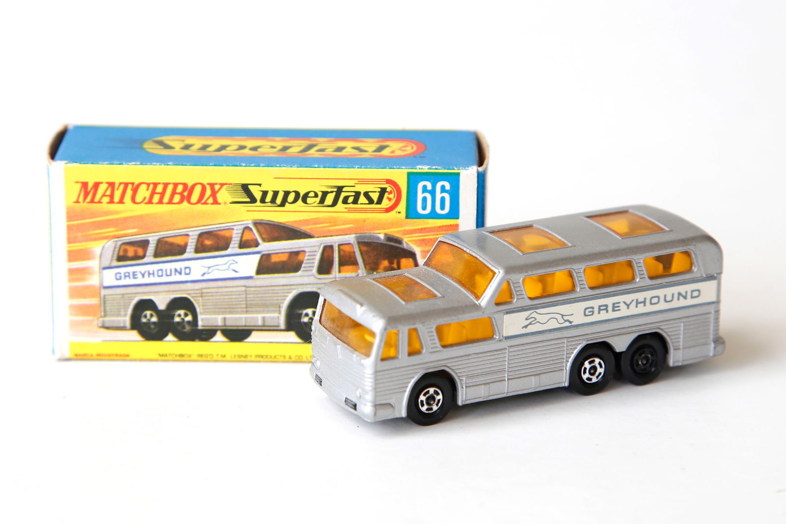Matchbox Superfast No. 66 Greyhound Coach Toy Car (1 of 9)