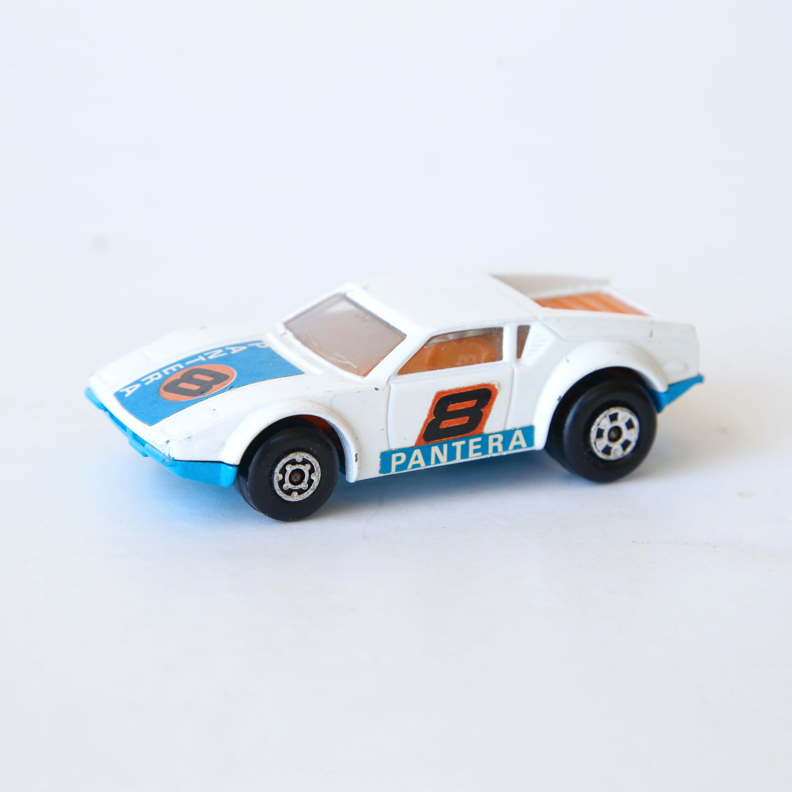 1975 Matchbox Superfast No. 8 De Tomaso Pantera Toy Car: Nice piece. See pictures for details