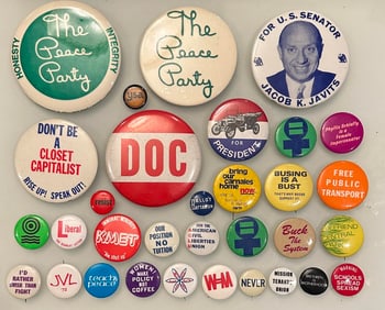 Lot of 32 Vintage 1970s Protest Peace Political Buttons Pinbacks