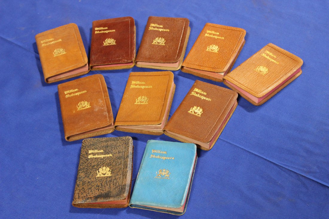 10 Volumes Miniature Shakespeare.  Shakespeare, William, New York.  Knickerbocker Leather and Novelt (1 of 2)