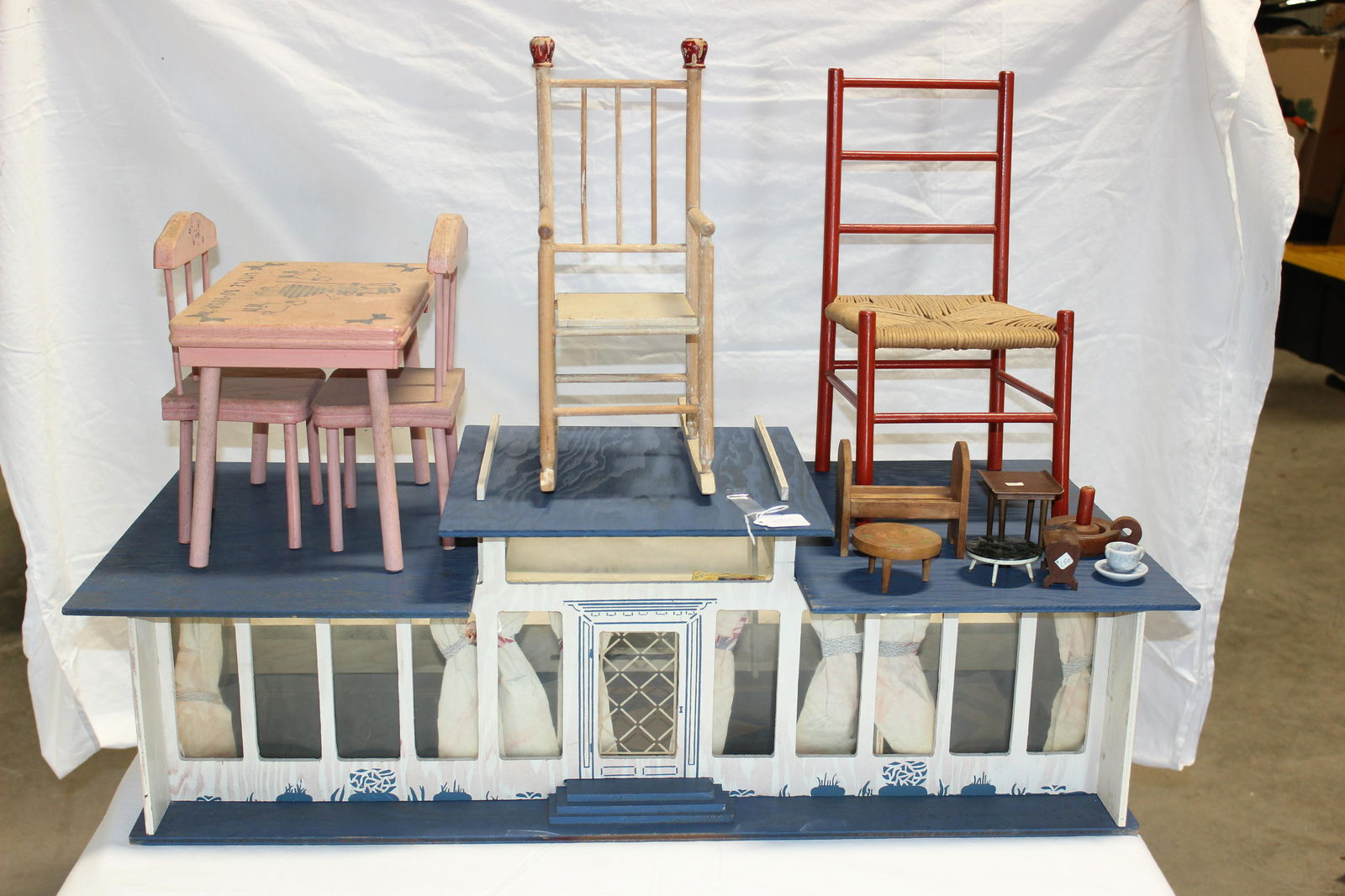 dollhouse with furniture: Possible Frank Loyd Wright doll house with furniture set