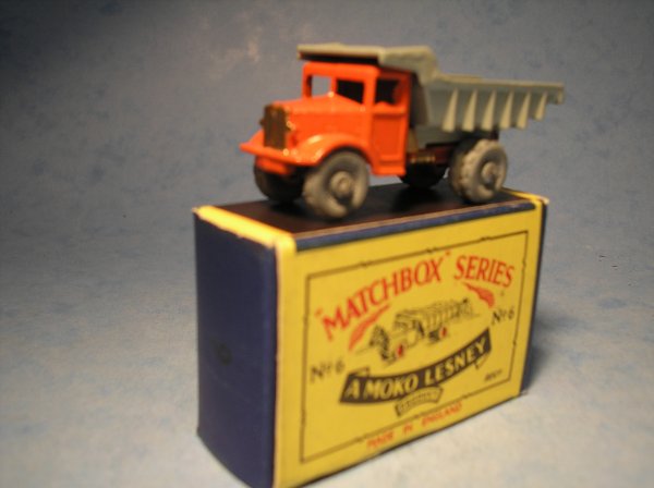 MATCHBOX - 23 PETERBILT QUARRY TRUCK - THAILAND - ŠEDÉ VÝFUKY