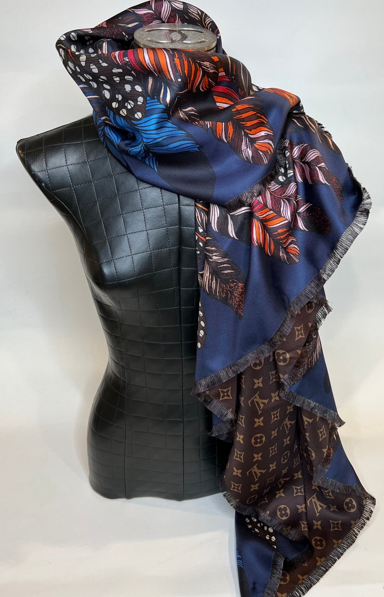 Louis Vuitton Accessories : Louis Vuitton Love Birds Limited Edition Scarf, New Condition, Authenticity Guaranteed 