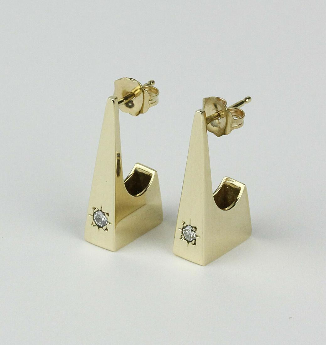 Retro Jewelry Earrings Gold Triangle Form Semi Ring (1 of 3)