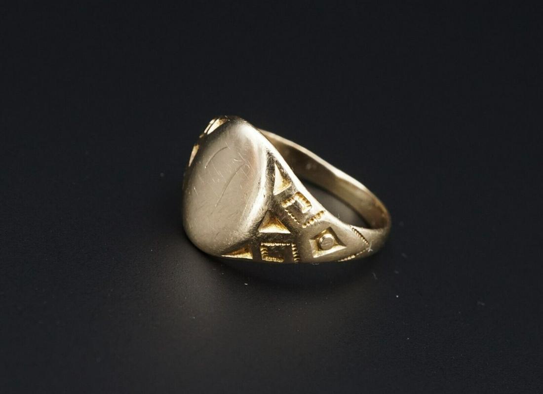 Vintage Carved Solid Gold Signet Band Collectible (1 of 4)