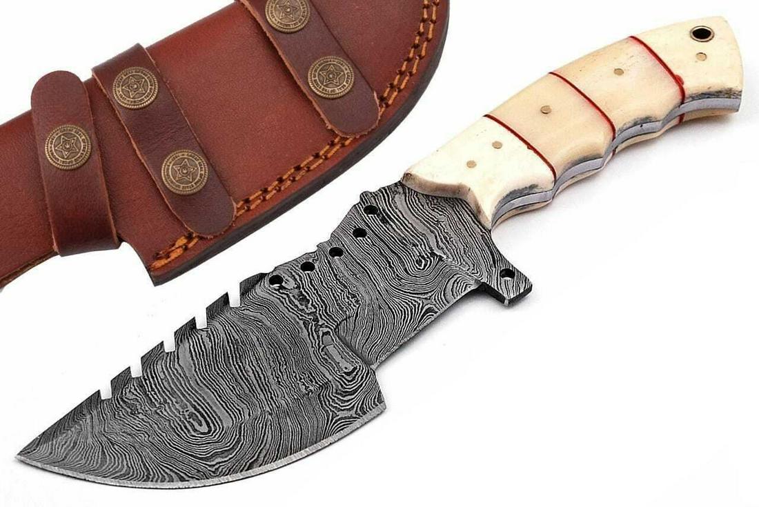 Throwing Hunting Knife Original Damascus Steel Axe: This is handmade Hunting Tracker Hunting Knife "Bone handle". Measures approx blade length 5" (inches), handle length 5" (inches), hardness is 58-60 HRC. This knife welded Damascus steel, 512 layers o