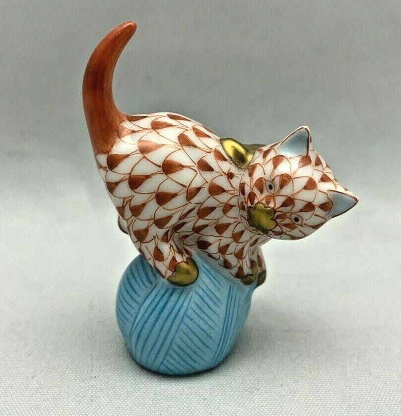 Handwork Herend cat sculpture statue porcelain figure (1 of 6)