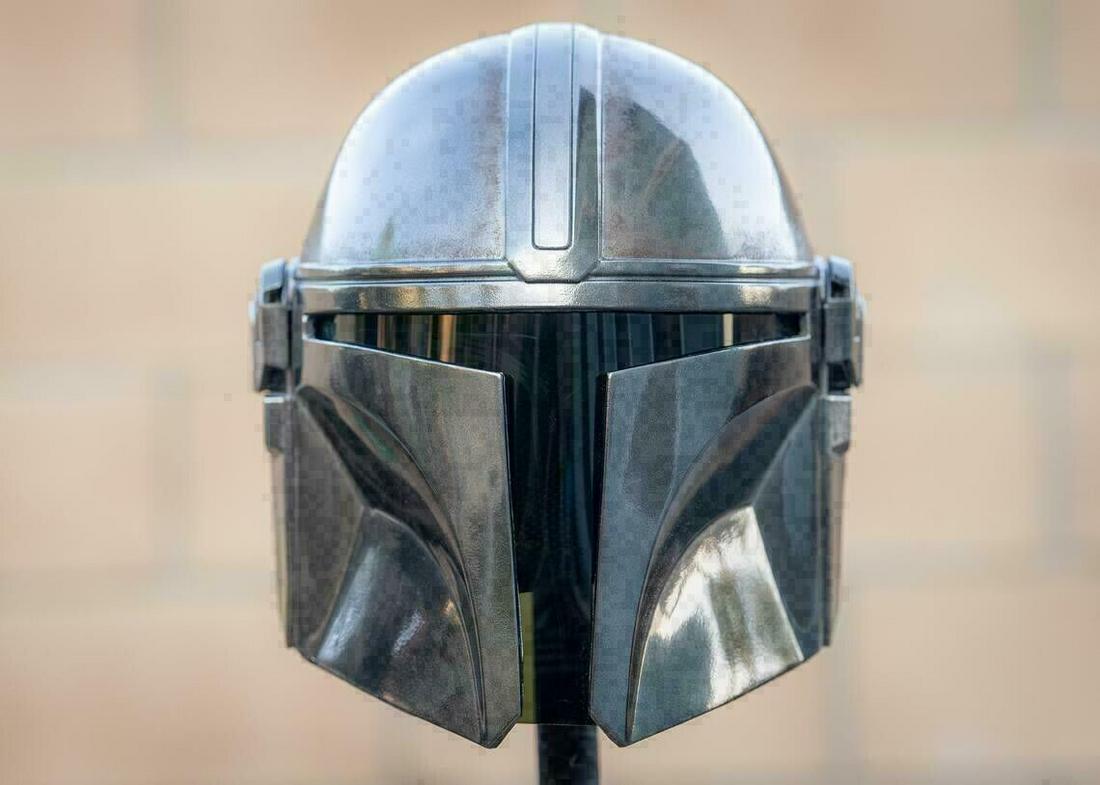 Star Wars Mandalorian Steel Helmet Cosplay Armor: This high-quality 18 gauge M steel handmade helmet is perfect for fans of The Mandalorian and Star Wars. The inner diameter measures approximately 9" (inches) from front to back, 8" (inches) from ear