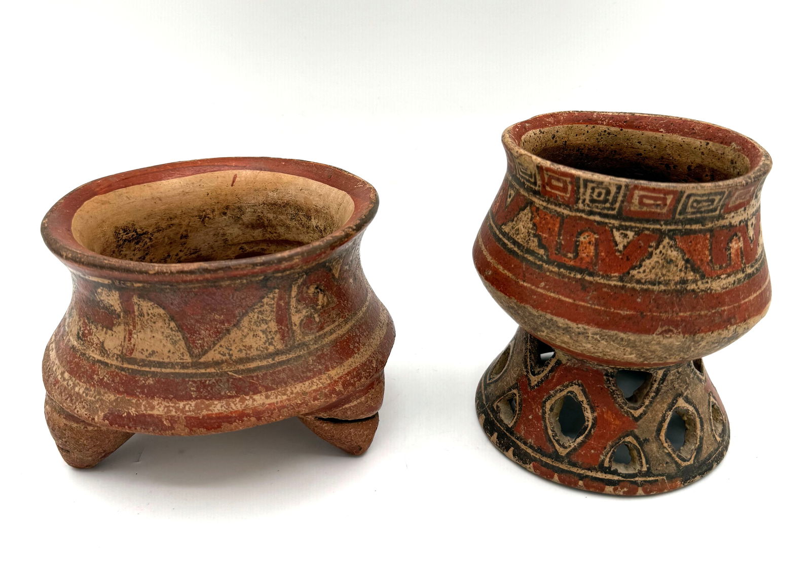 Costa Rican Pottery Urns (2): Guanocaste, Nicoya. Ca. 600-800 AD.Size: 5 1/2 in H and 4.5 in diam; 4.5 in H and 5.5 in diam. Provenance F Acev Florida, Acq 1990s(Approx dims for shipping: 10 x 10 x 12)