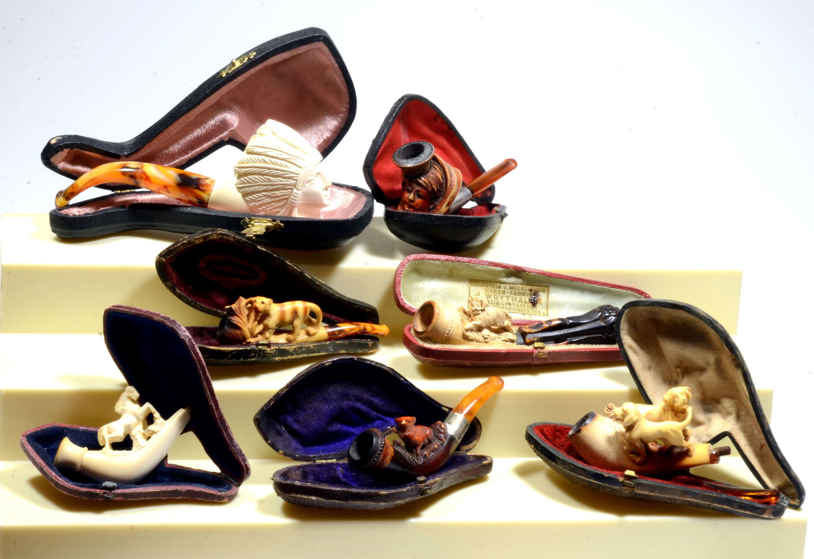 8 Meerschaum pipes (1 of 4)