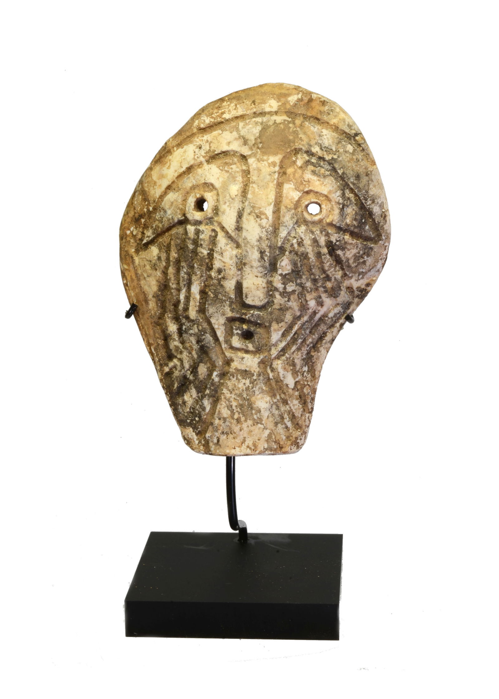 Native American Mound Builder Style Shell Mask Gorget (1 of 7)