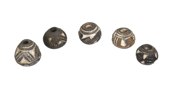 Five Pre-Columbian Ecuadoran Manteno Incised Beads