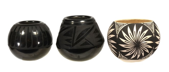 Native American Trio of Pueblo Miniature Seed Pots (3)