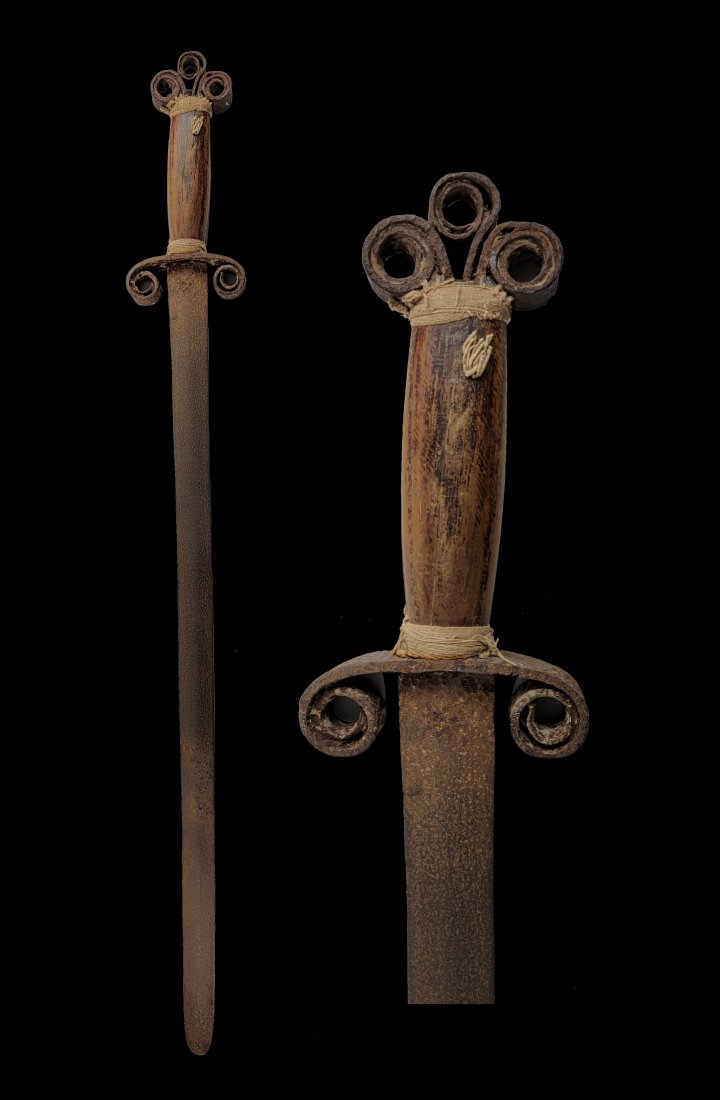 Chinese Wrought Iron Double-Edged Sword/清代鐵劍 (1 of 12)