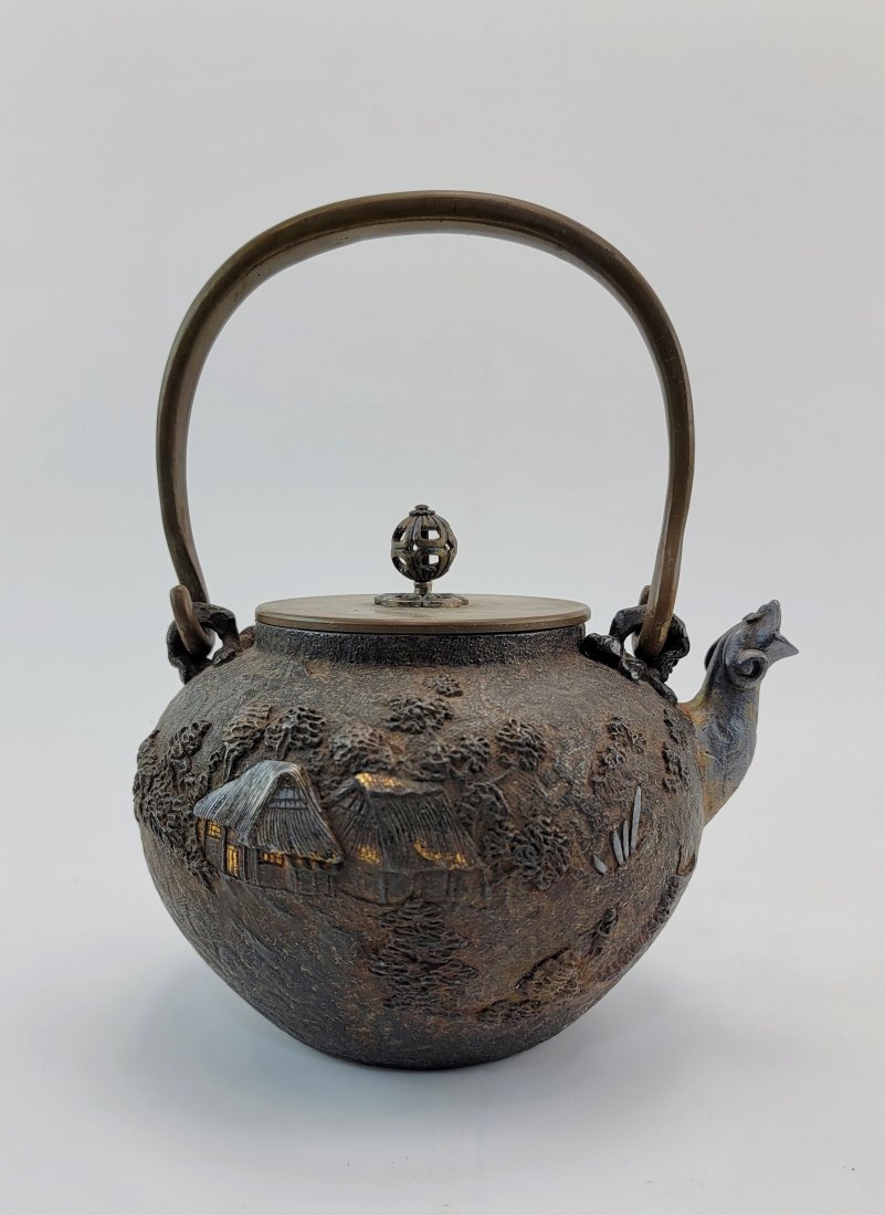 Japanese Antique gold inlaid Iron Tea-pot/日本古董鐵壺: Japanese antique gold inlaid iron tea-pot. 22.5 x 16 CM.日本金銀象錯鐵壺，龜文堂造，明治時期