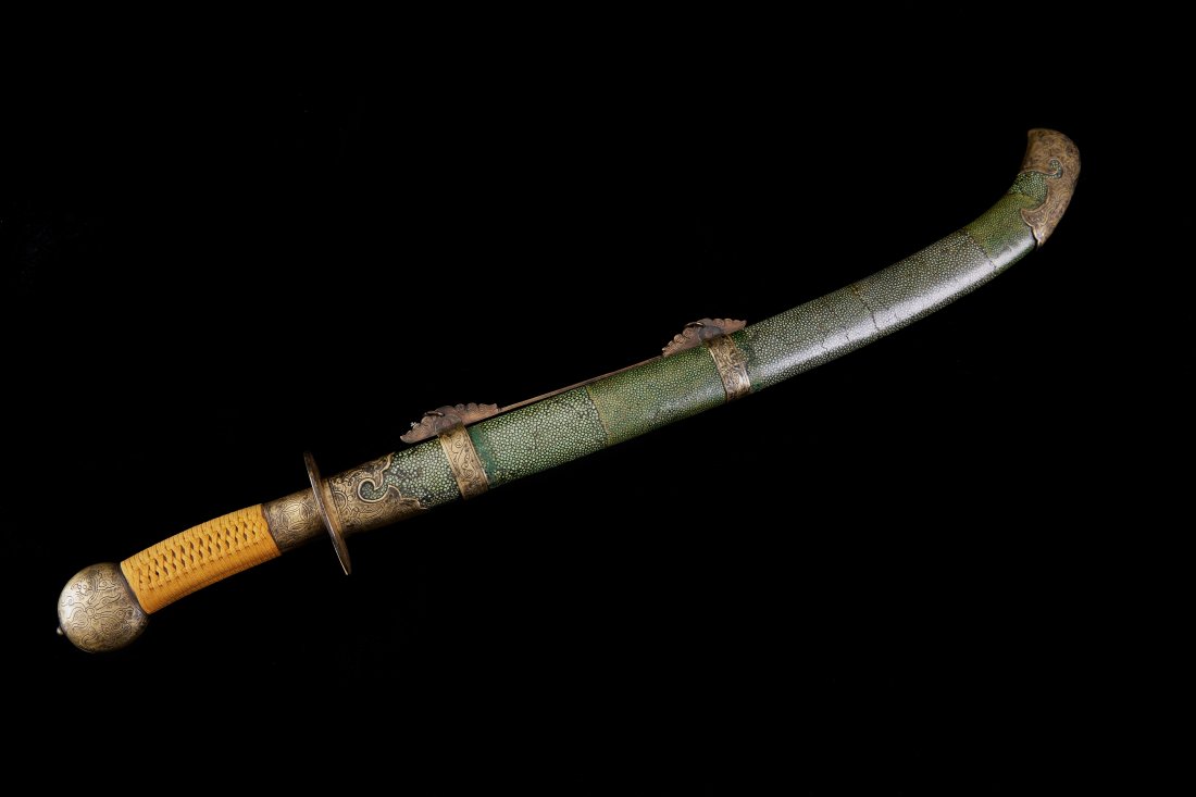 A Qing Dynasty Double-Sword/清代龍紋雙刀 (1 of 11)