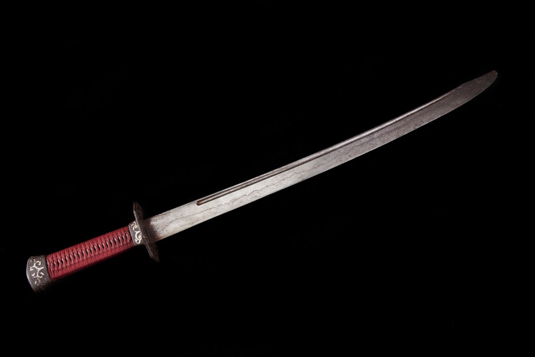 A Ming Dynasty Gilt Silver Sword/明代鋄銀八角檔刀 (1 of 14)