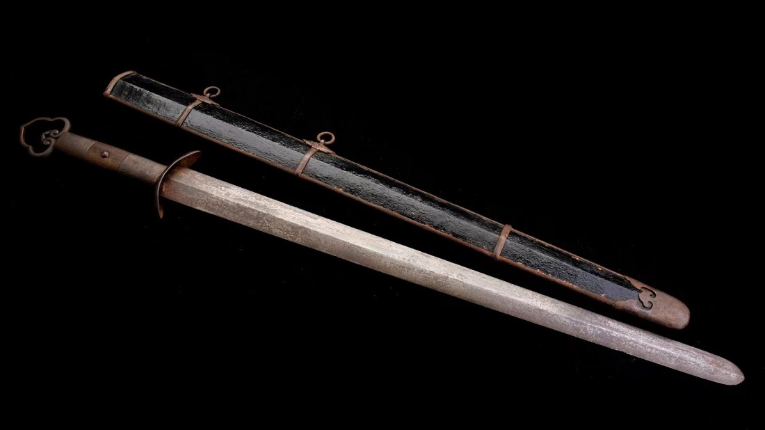 A Ming Dynasty Double-edge Sword/明代如意首鐵裝劍 (1 of 12)