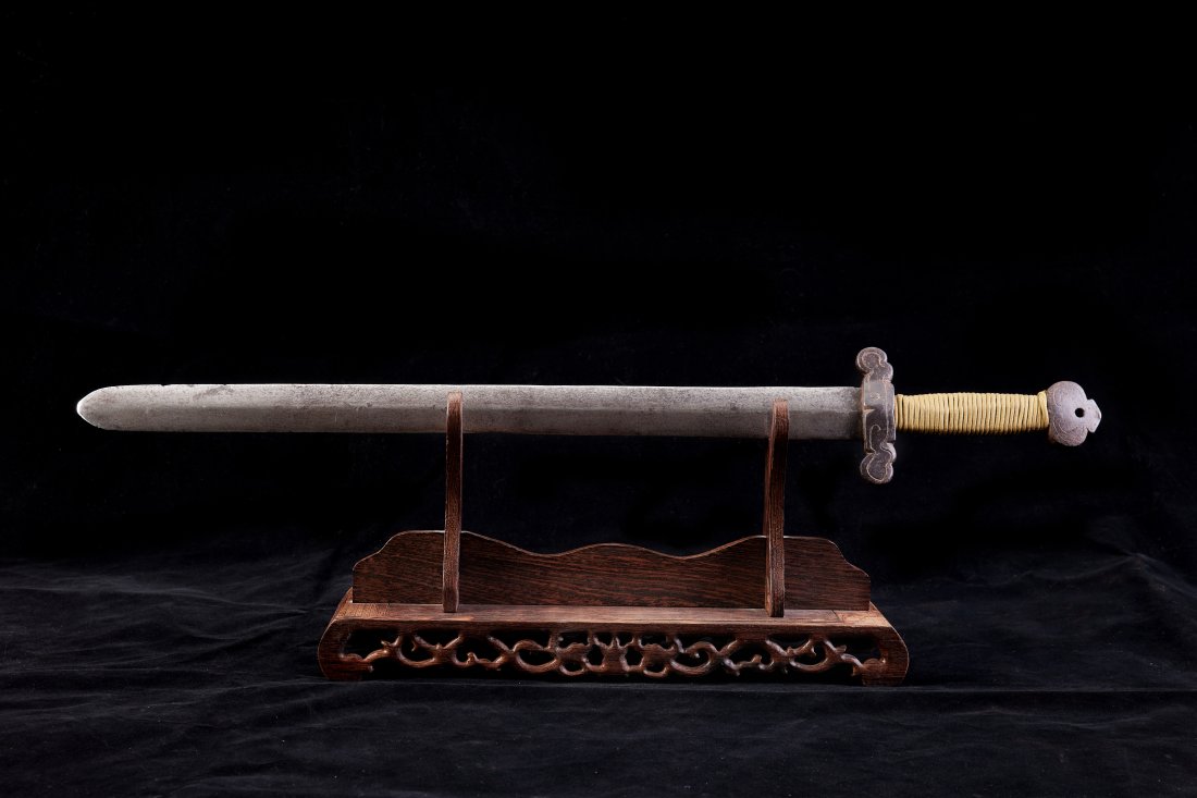 A Ming Dynasty Iron Double Edge Sword/明代如意首鐵劍 (1 of 7)