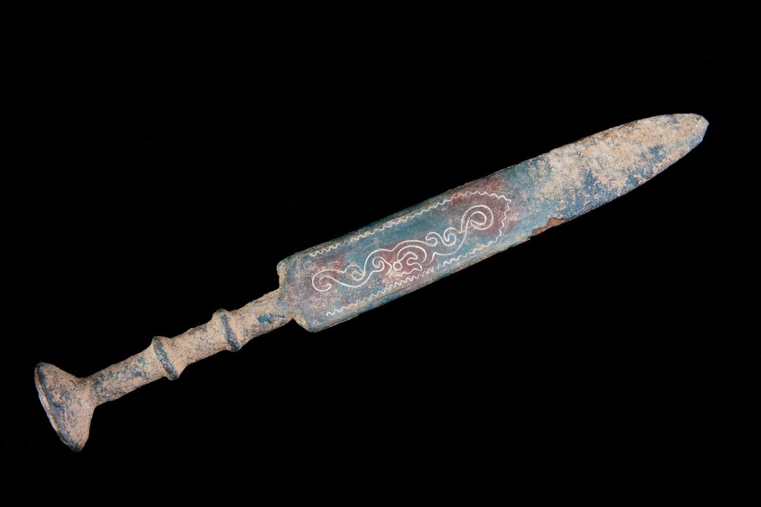 A Chinese Warrior Period Bronze Short Sword/战国短剑 (1 of 7)