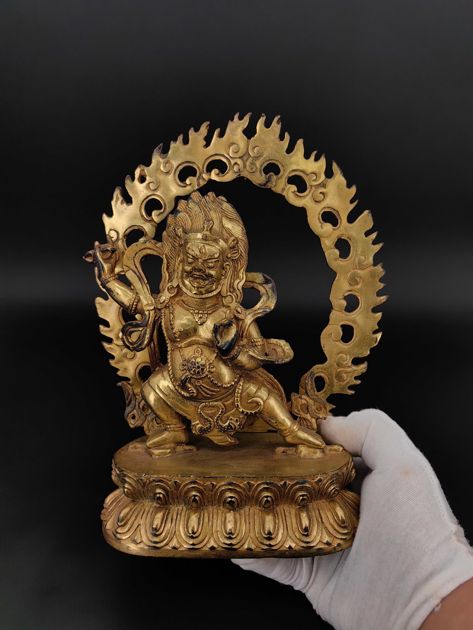 A 18th Bronze Buddhist Figure - 6