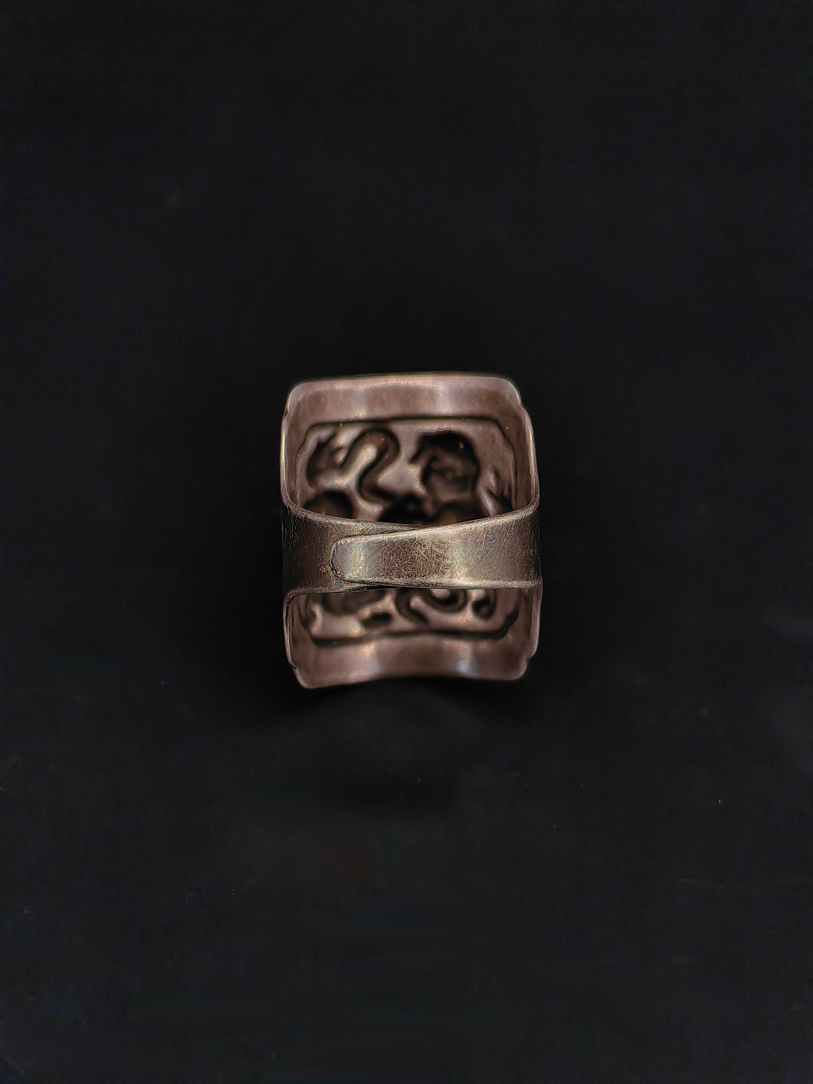 An Antique Chinese Ring - 2