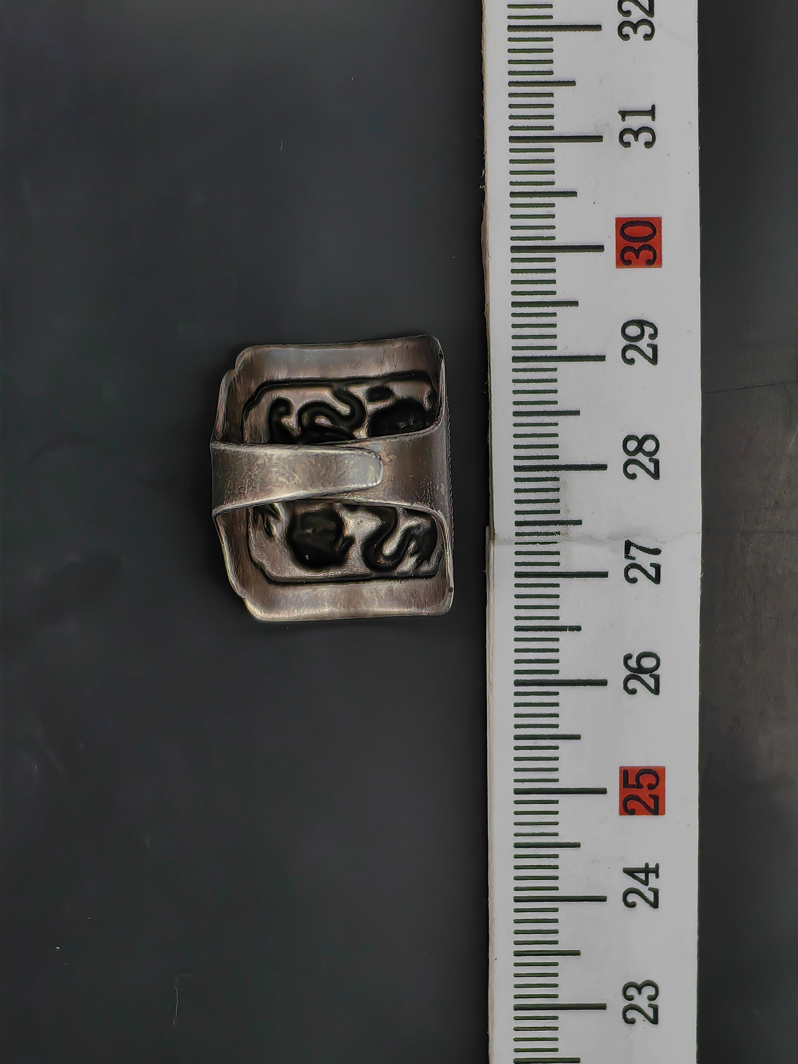 An Antique Chinese Ring - 7
