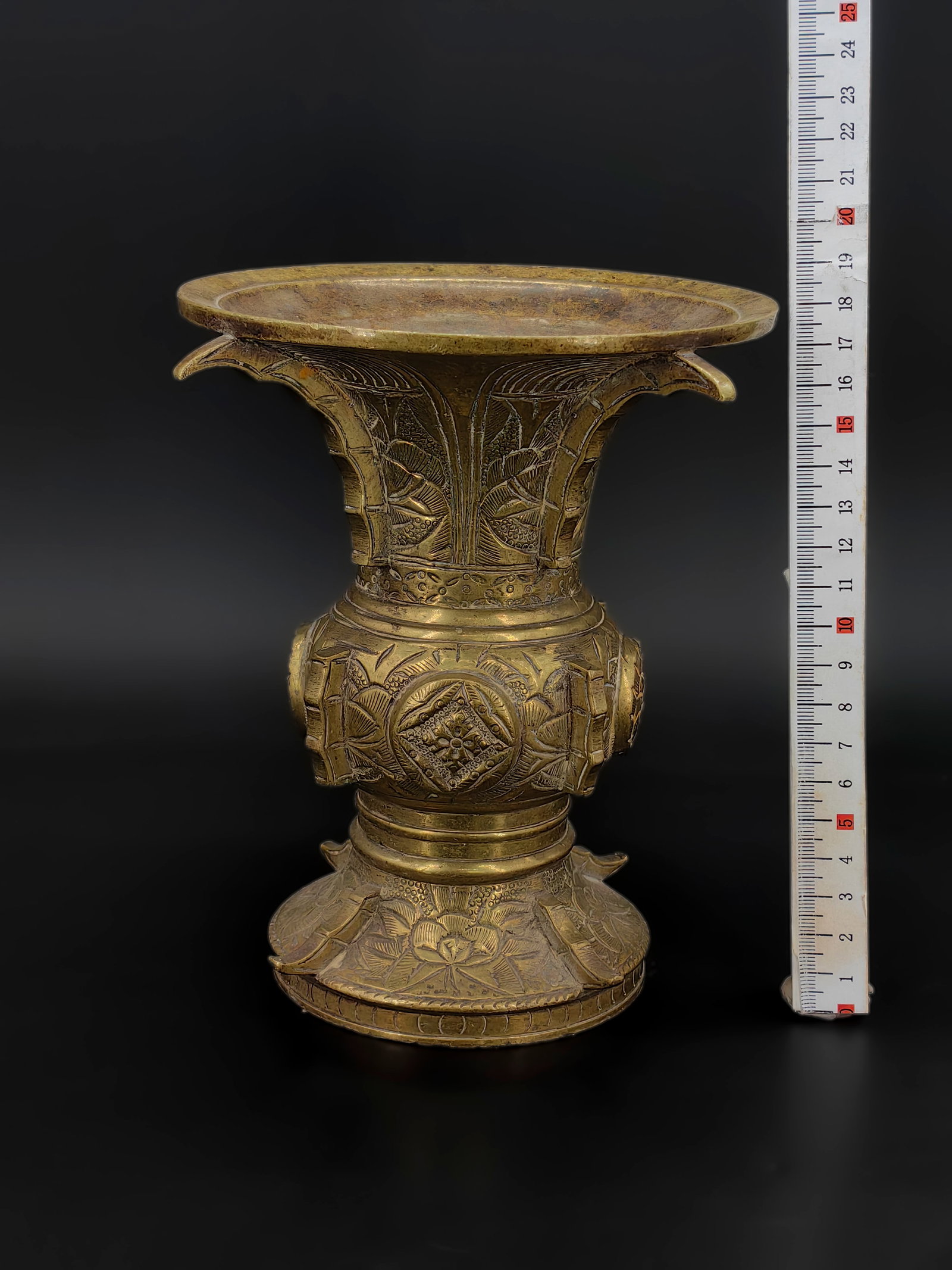 An Ancient Chinese Bronze Vase - 7
