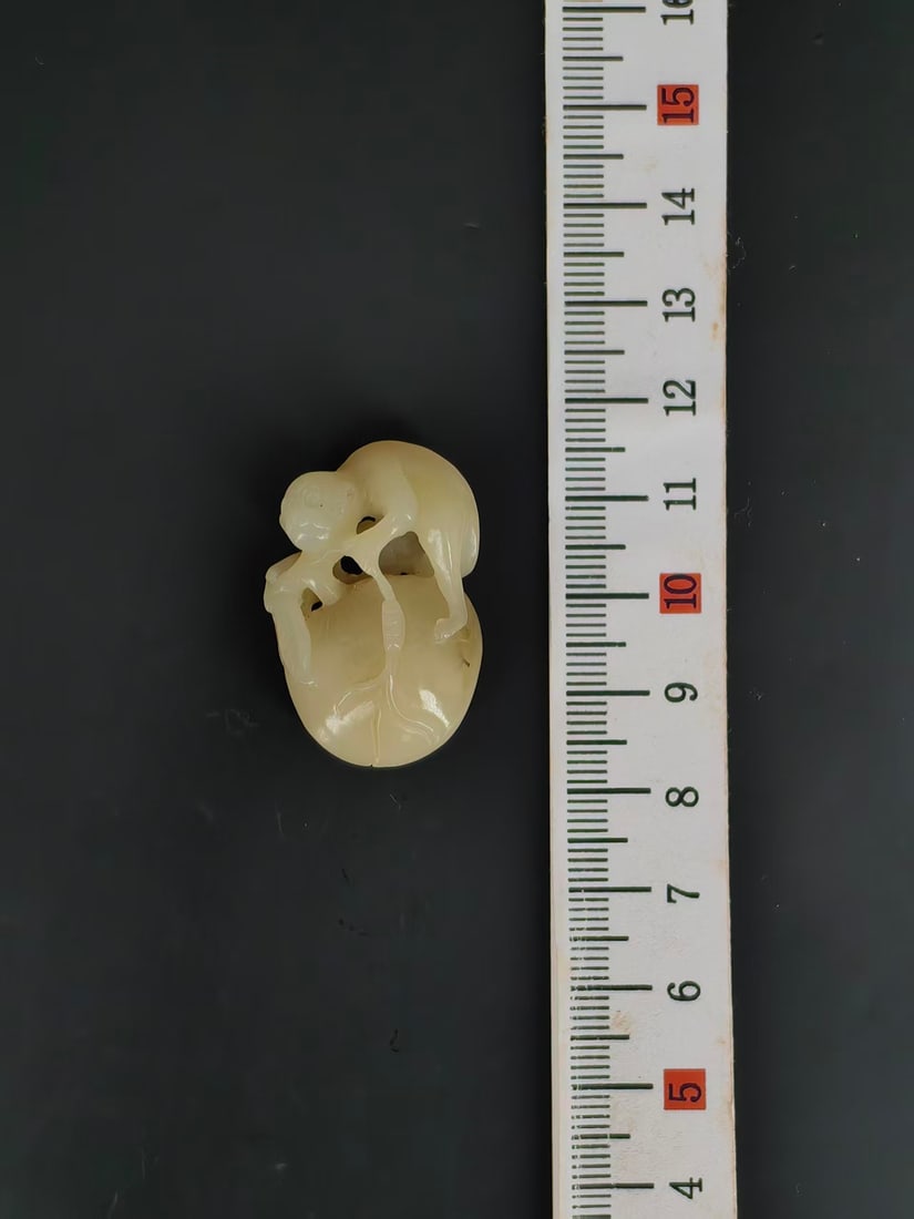 An Ancient Jade Pendant - 7