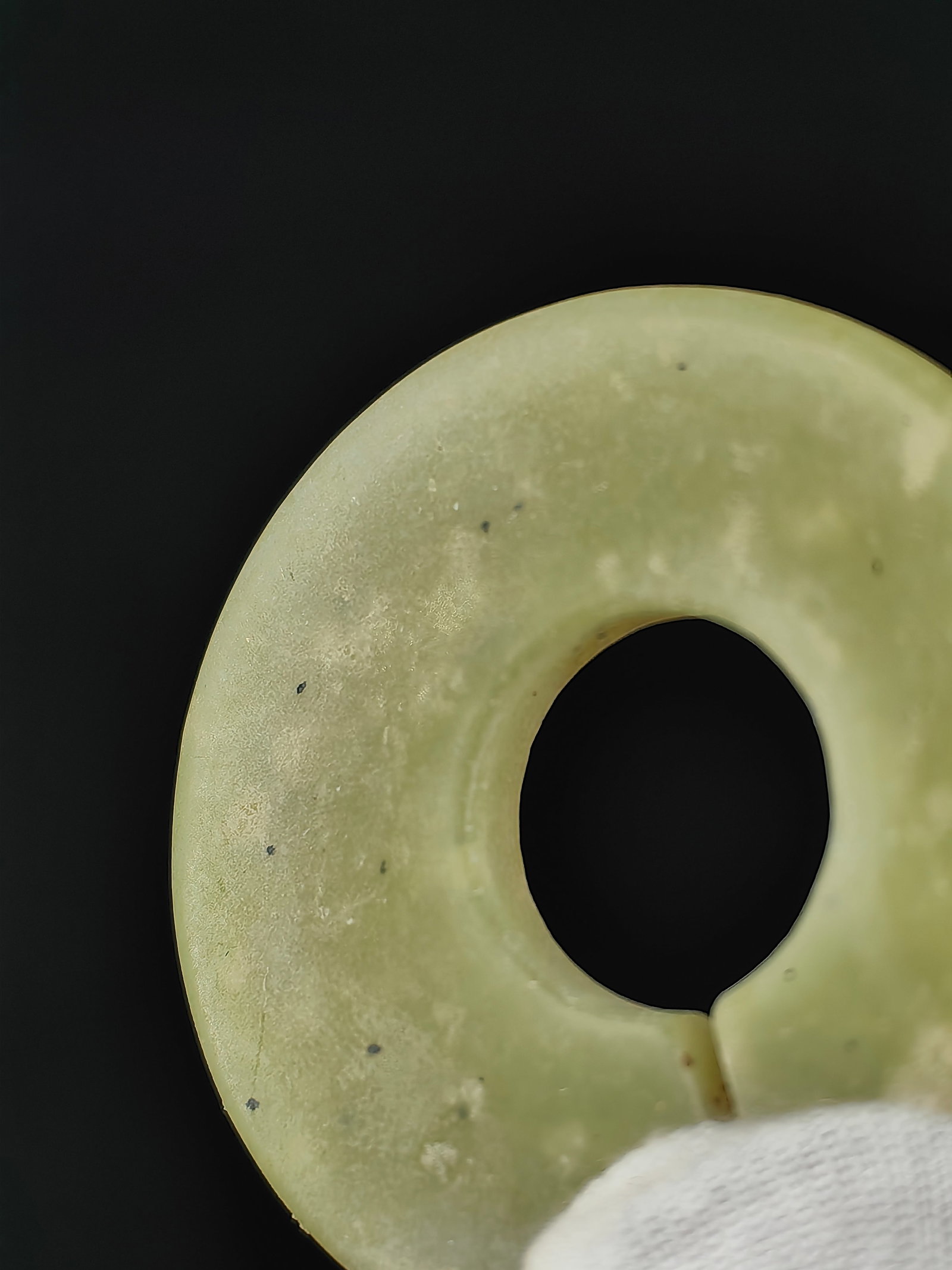 An Antique Jade Pendant - 4