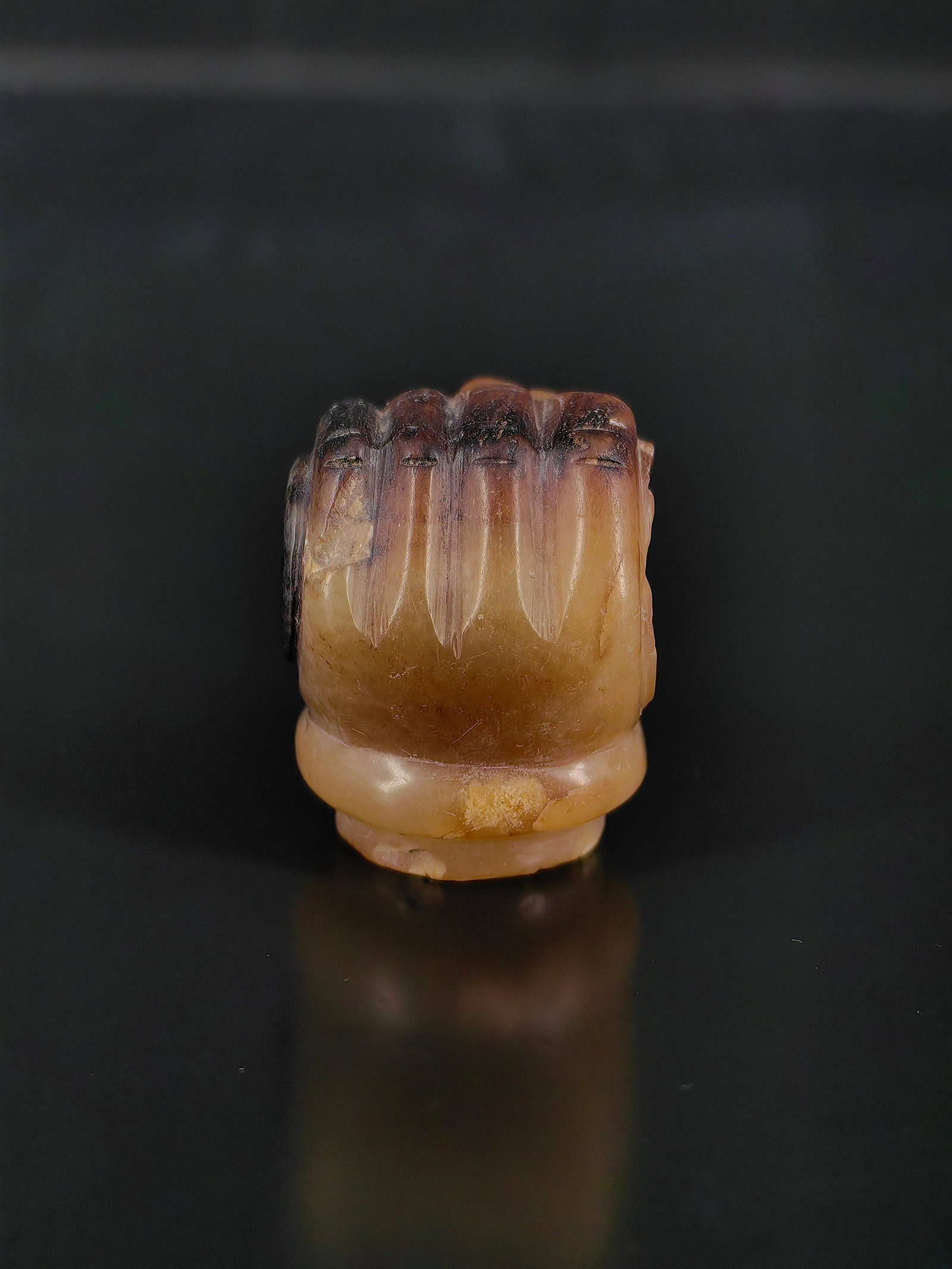An Antique Jade Pendant "Quan", Ming Dynasty (1 of 7)